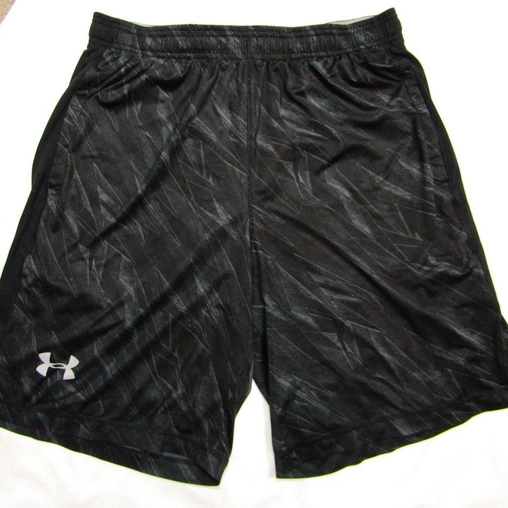 Under Armour | Men's | Black & Silver | Shorts